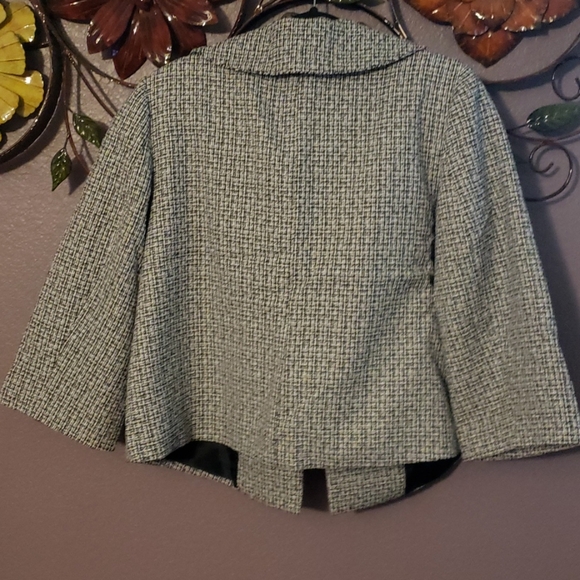 Blazer - Picture 5 of 6